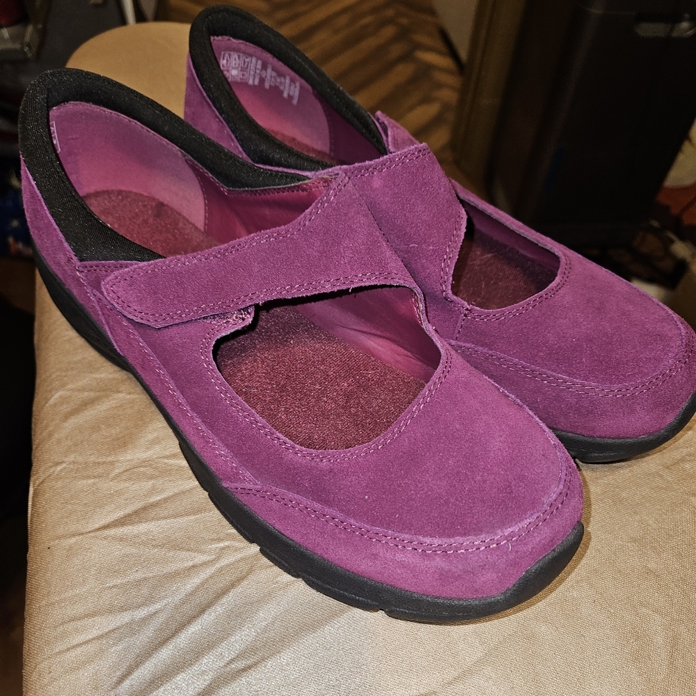 Lands' End Purple All Weather Suede Mary Janes size 11